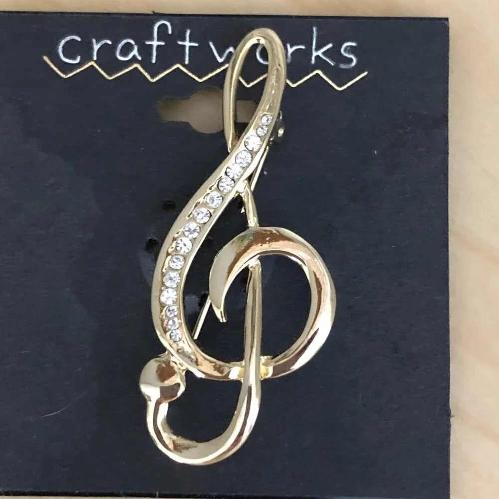 VTG Craftworks Treble Clef Brooch Gold Tone Channel Set Rhinestone Accents NEW